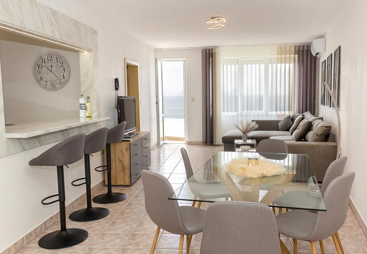 Apartamento Two Identical Designer 2Bd Flats With Sea View In Balchik By Flat Mаnager Exterior foto