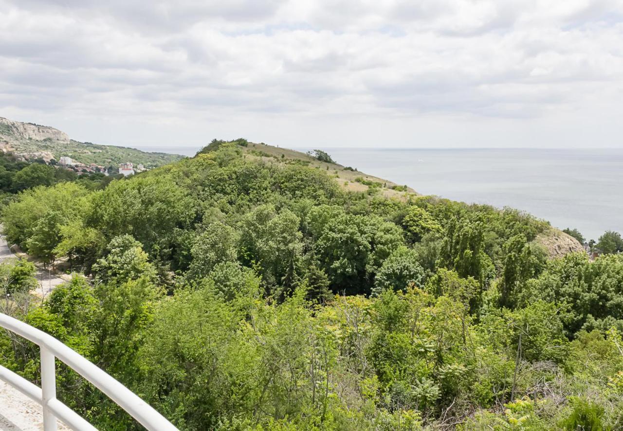 Apartamento Two Identical Designer 2Bd Flats With Sea View In Balchik By Flat Mаnager Exterior foto